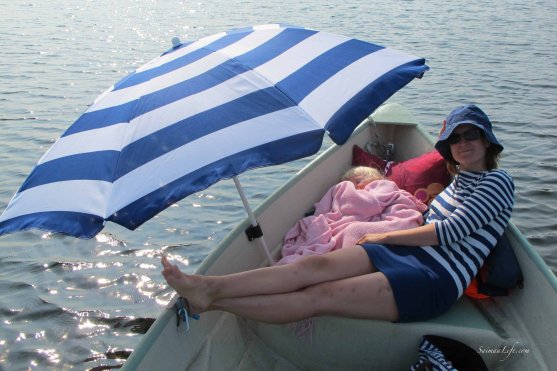 relaxing-family-fishing-on-puruvesi-lake-in-finland-5