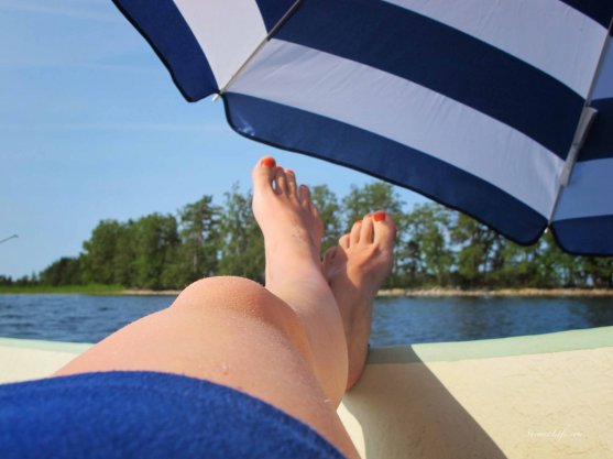 relaxing-family-fishing-on-puruvesi-lake-in-finland-7