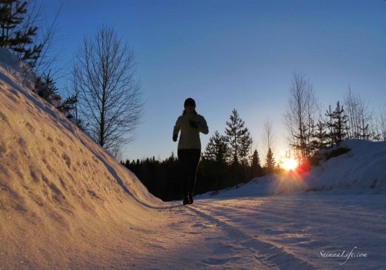 winter-evening-jogging-finland