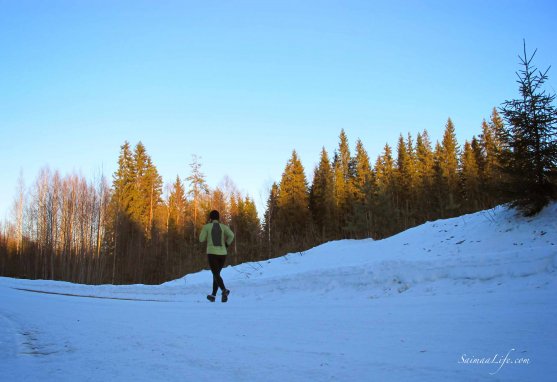 winter-jogging-in-evening