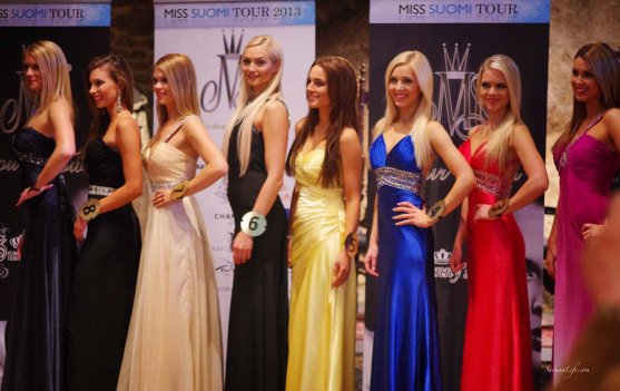 Miss Finland candidates in holiday village Jarvisydan