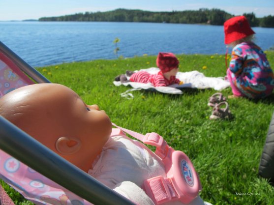 finnish-children-playing-outside-on-summer-day