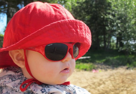 polarn-o-pyret-children-sunglasses