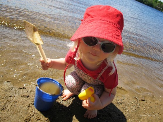 polarn-o-pyret-children-sunhat