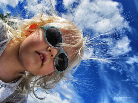 mother-and-children-watching-clouds-4