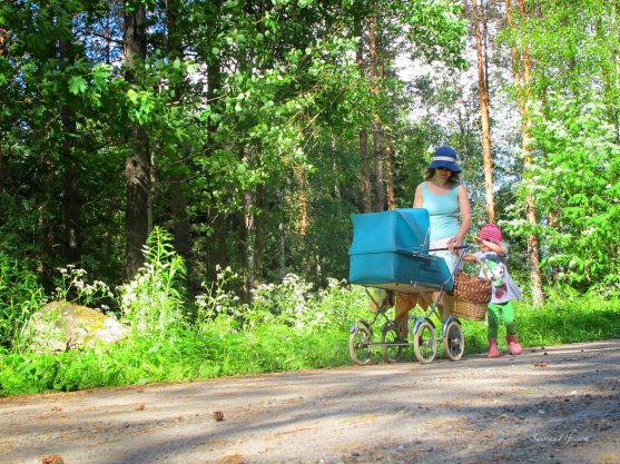 mother-and-daughters-picking-up-flowers-1