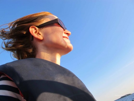 family-boating-with-speed-boat-3