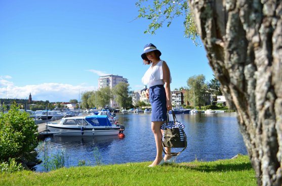 globe-hope-tiira-skirt-haikara-hat-and-sotka-bag