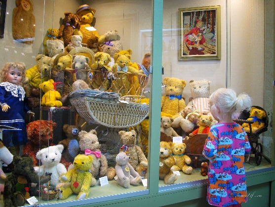 doll-museum-in-finland-11