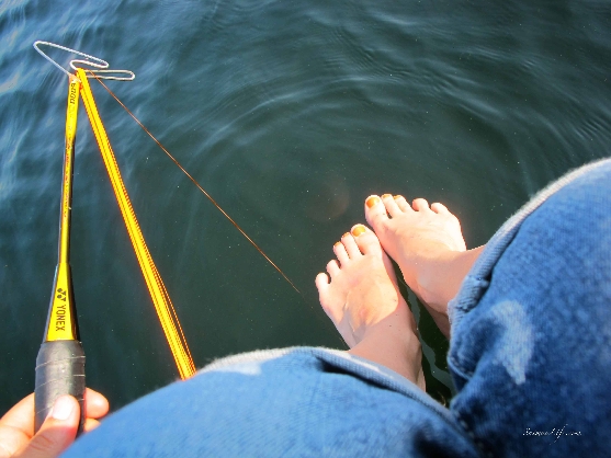 family-angling-by-the-finnish-lake-4