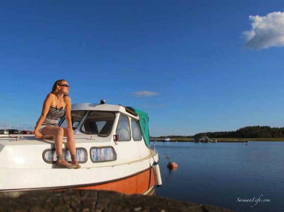 woman-sunbathing-on-boat-2