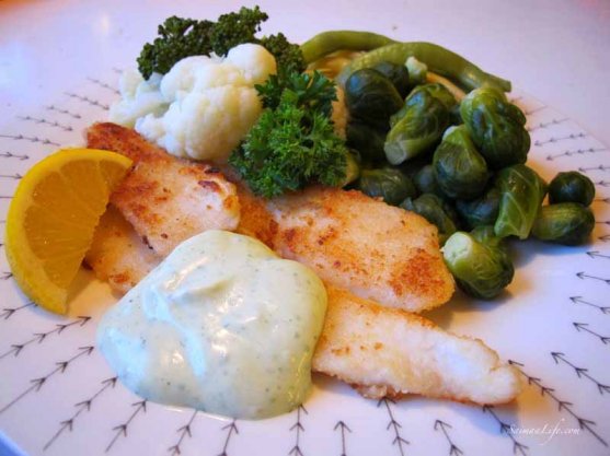 colorful-fish-and-vegetables-dinner