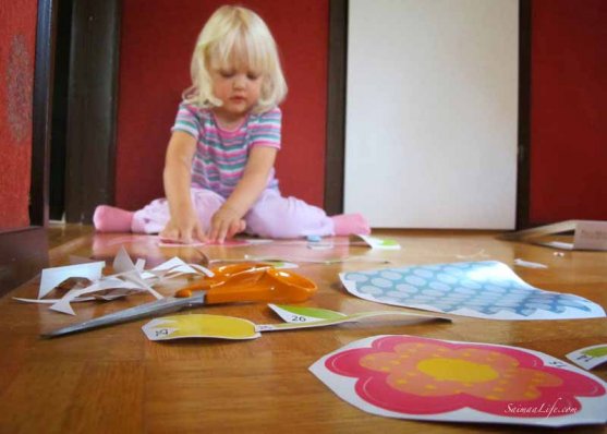 wall-sticker-and-children-room-interior-3