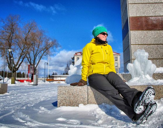 ice-sculptures-woman-sunbathing