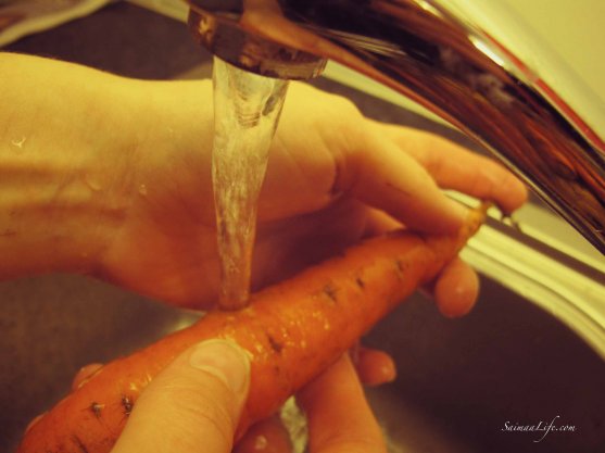 washing-carrots