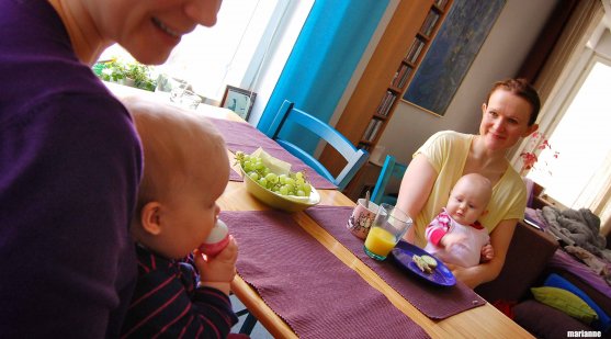 babies-and-mothers-breakfast