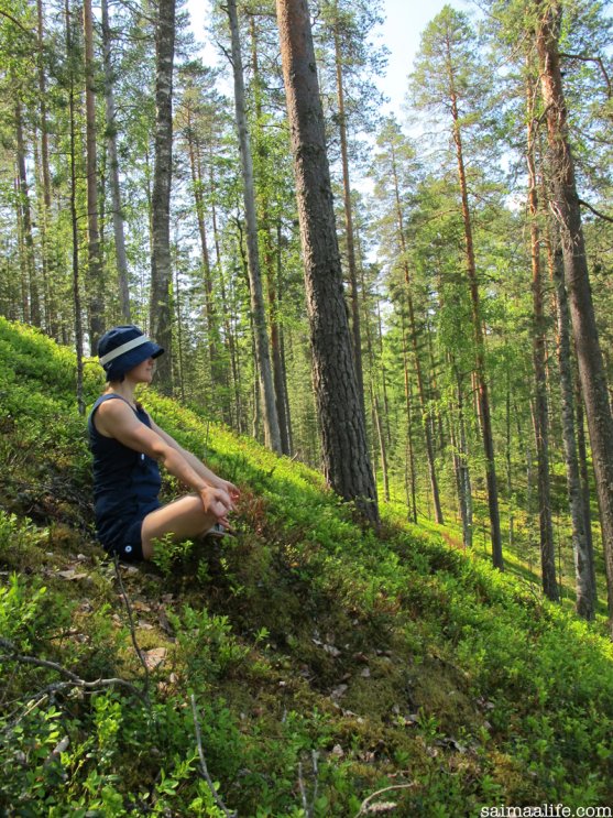 yoga-outdoors-in-finland