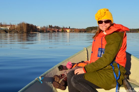 mother-and-sleeping-child-in-boat-in-savonlinna