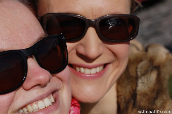 sisters-having-city-day-at-helsinki-in-finland