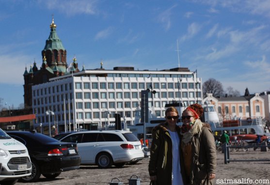 sisters-in-helsinki-market-place