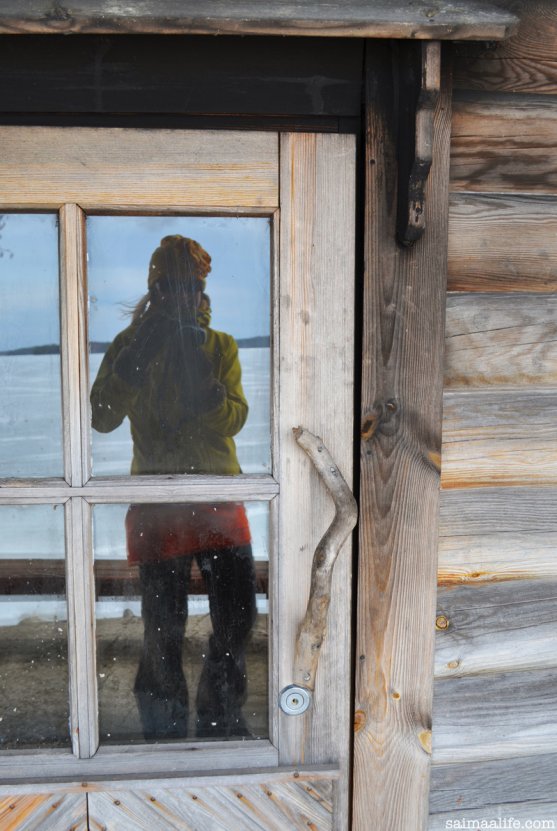 woman-photographing-smoke-sauna