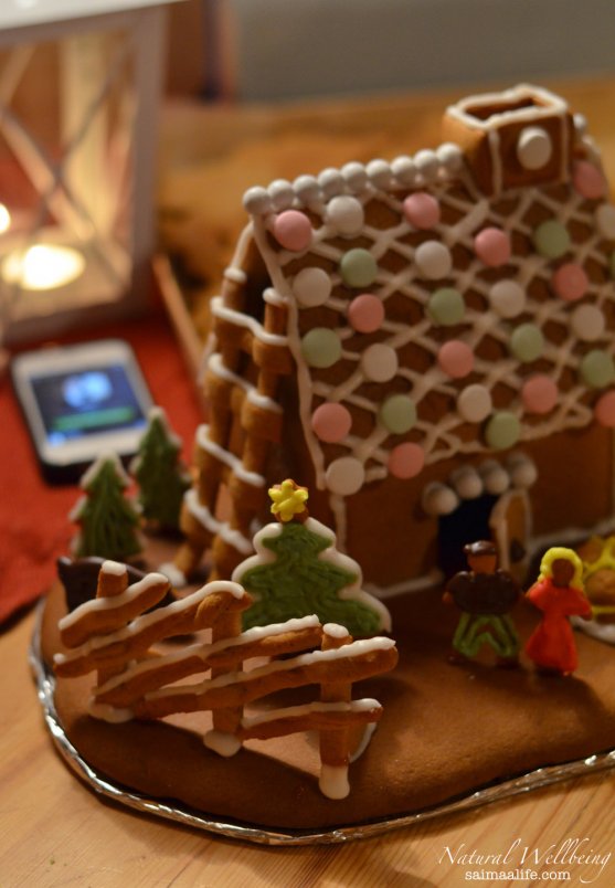 finnish-christmas-gingerbread-house