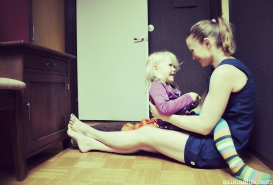 mom-talking-with-her-child-after-daycare-day