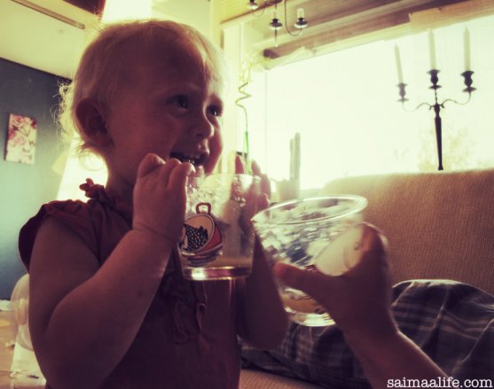 children-drinking-orange-juice-after-sauna