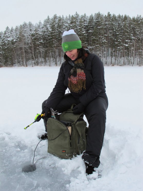 dalene-heck-fishing-on-lake-puruvesi