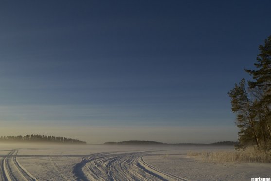 finnish-winter-lake-scenery