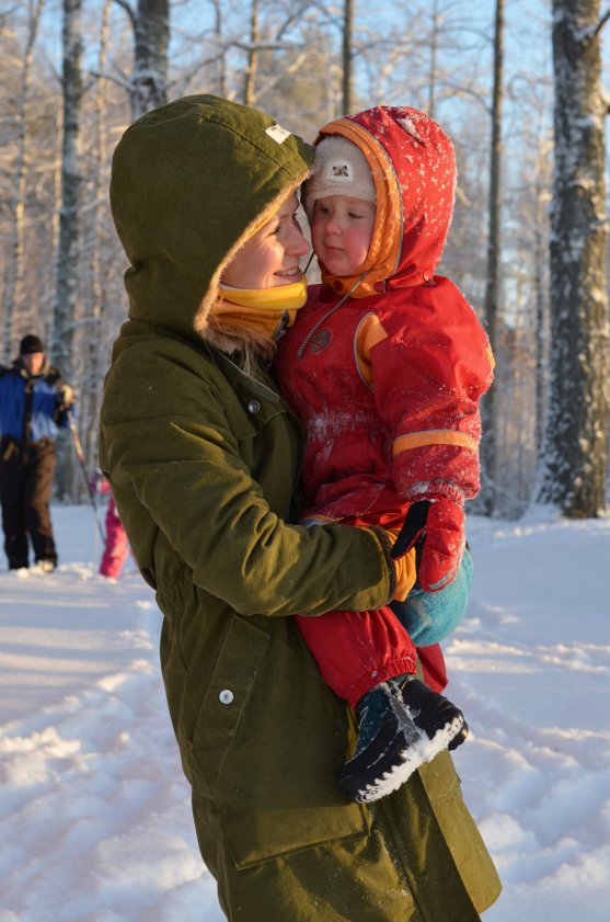 mother-and-child-outdoors-in-winter