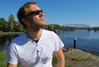 3-man-in-savonlinna-next-to-olavinlinna-castle