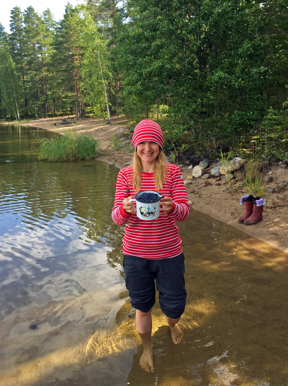 stress-away-in-the-blueberry-forest-6