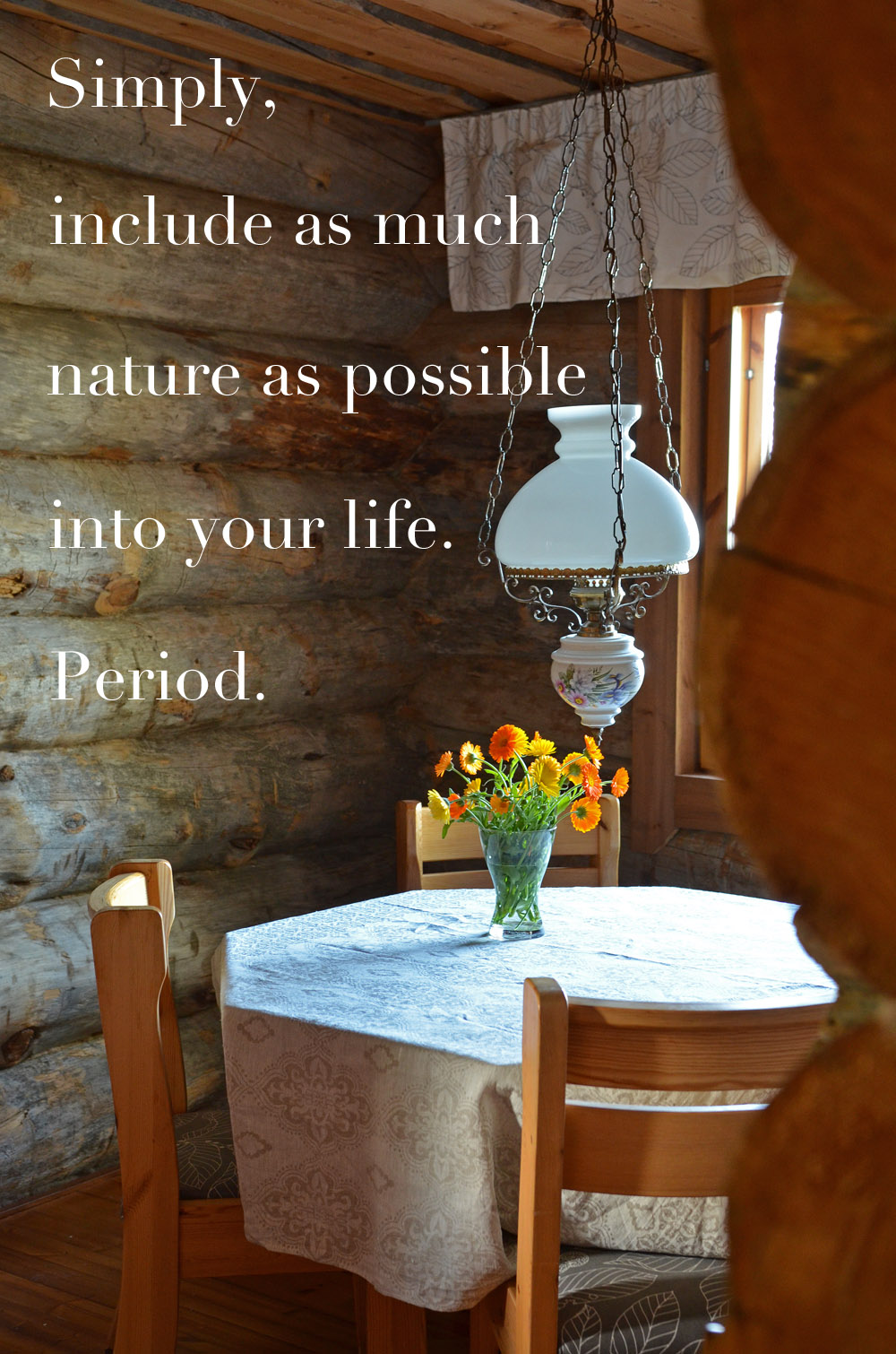 natural-materials-flowers-on-the-table