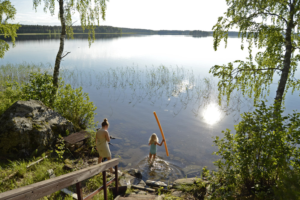 finnish-summer-by-the-lake-saimaa