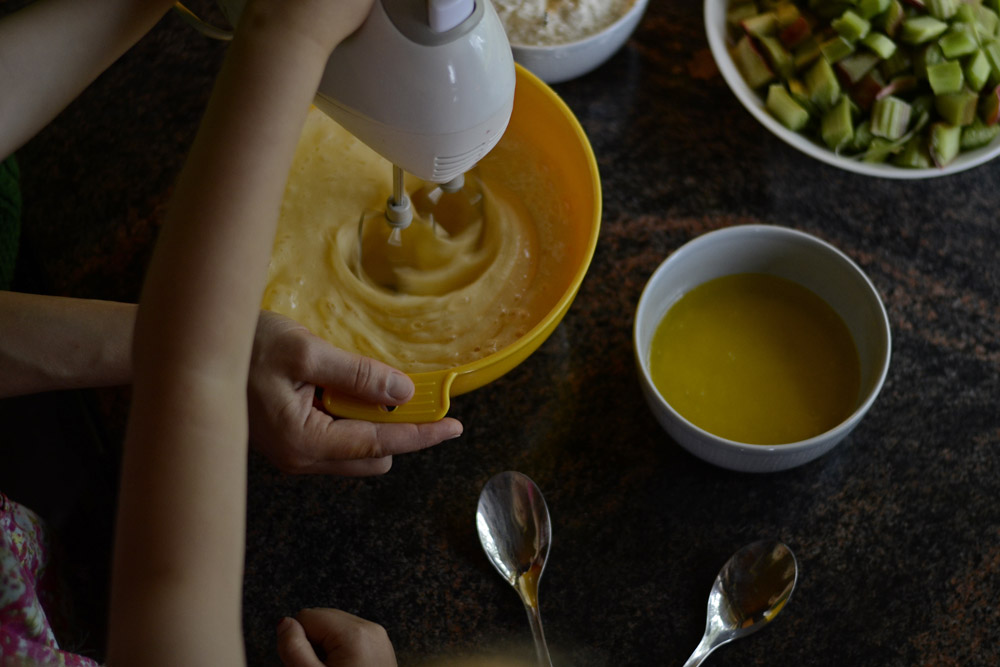 whipping-sugar-and-eggs-for-rhubarb-pie