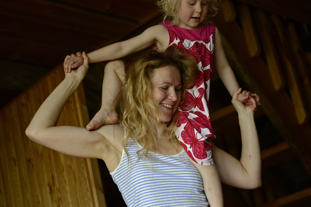 mother-and-daughter-playing-on-a-rainy-day