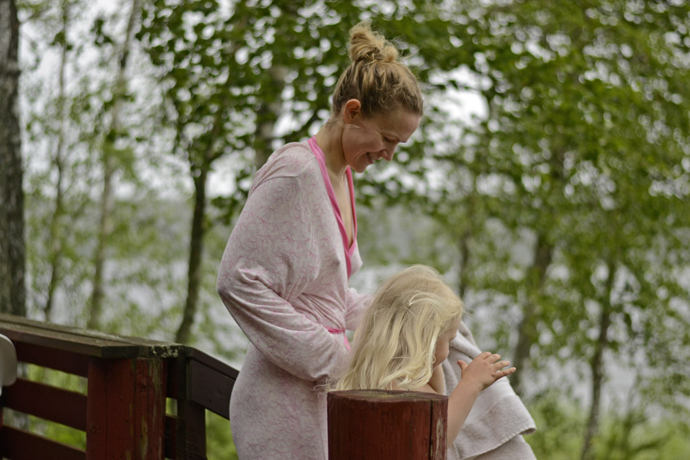 mother-going-for-morning-swim