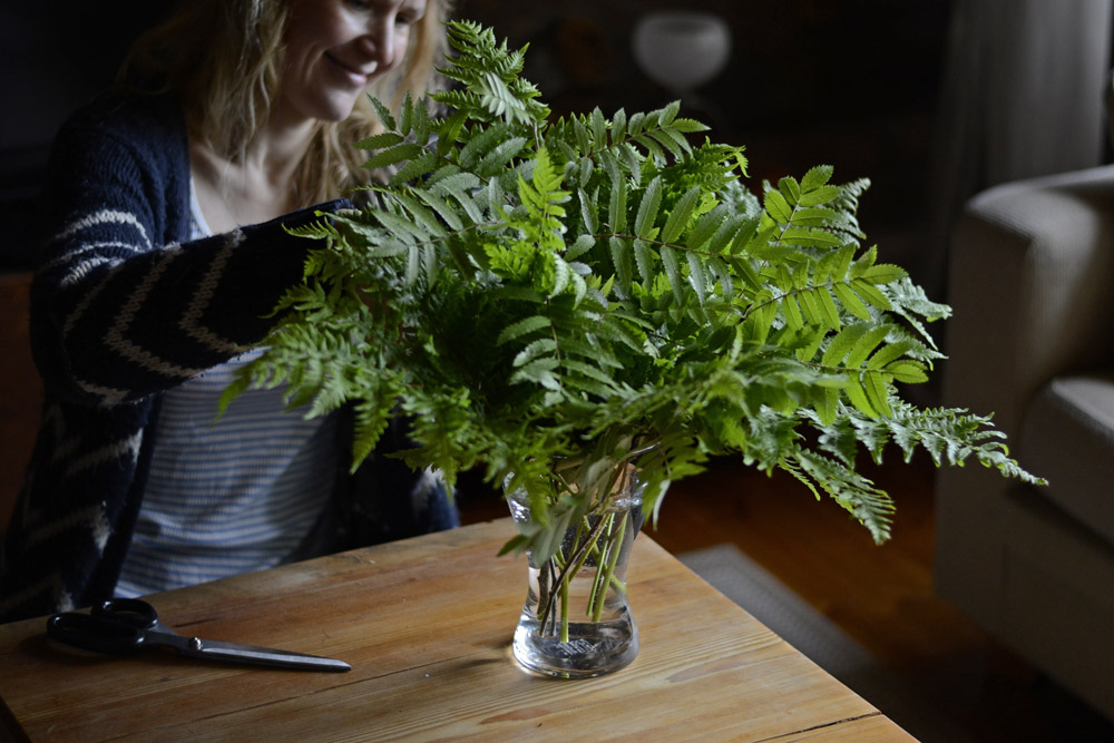 mother-putting-flowers