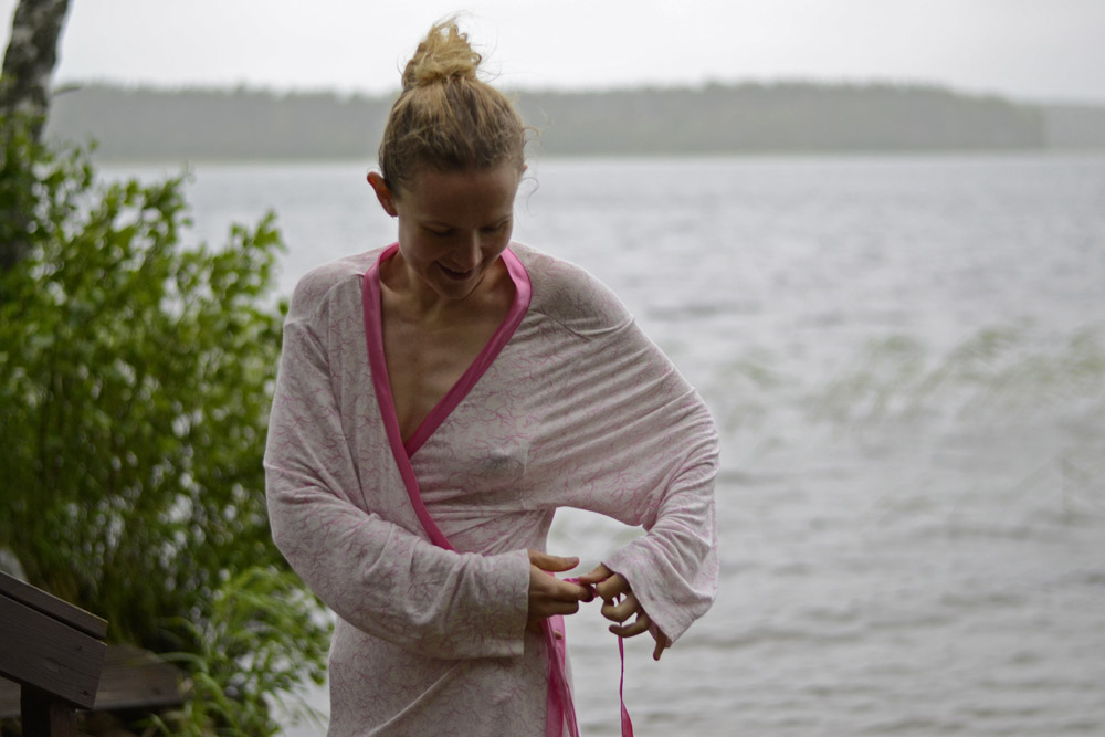 saimaalife-morning-swimming-in-lake