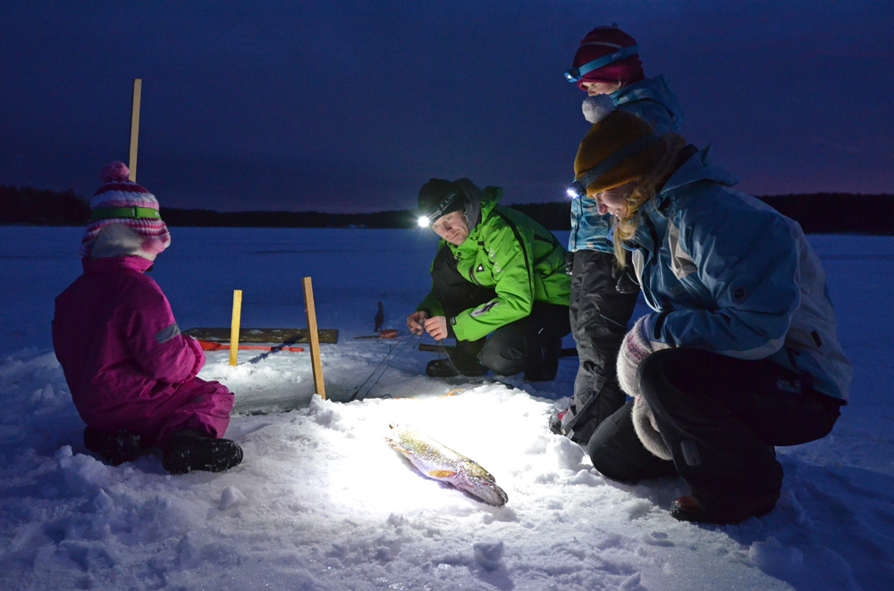 Winter fishing with Family in Saimaa, Finland - SaimaaLife.com