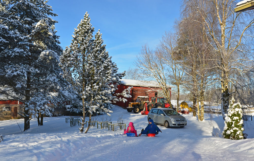Wintertime fun in Saimaa - SaimaaLife.com