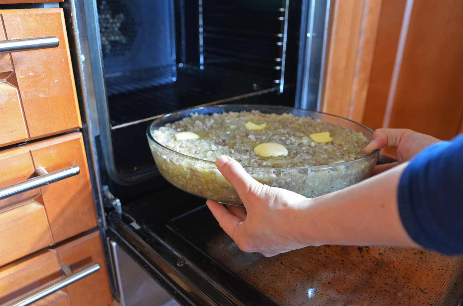 Prepare cabbage casserole in the oven