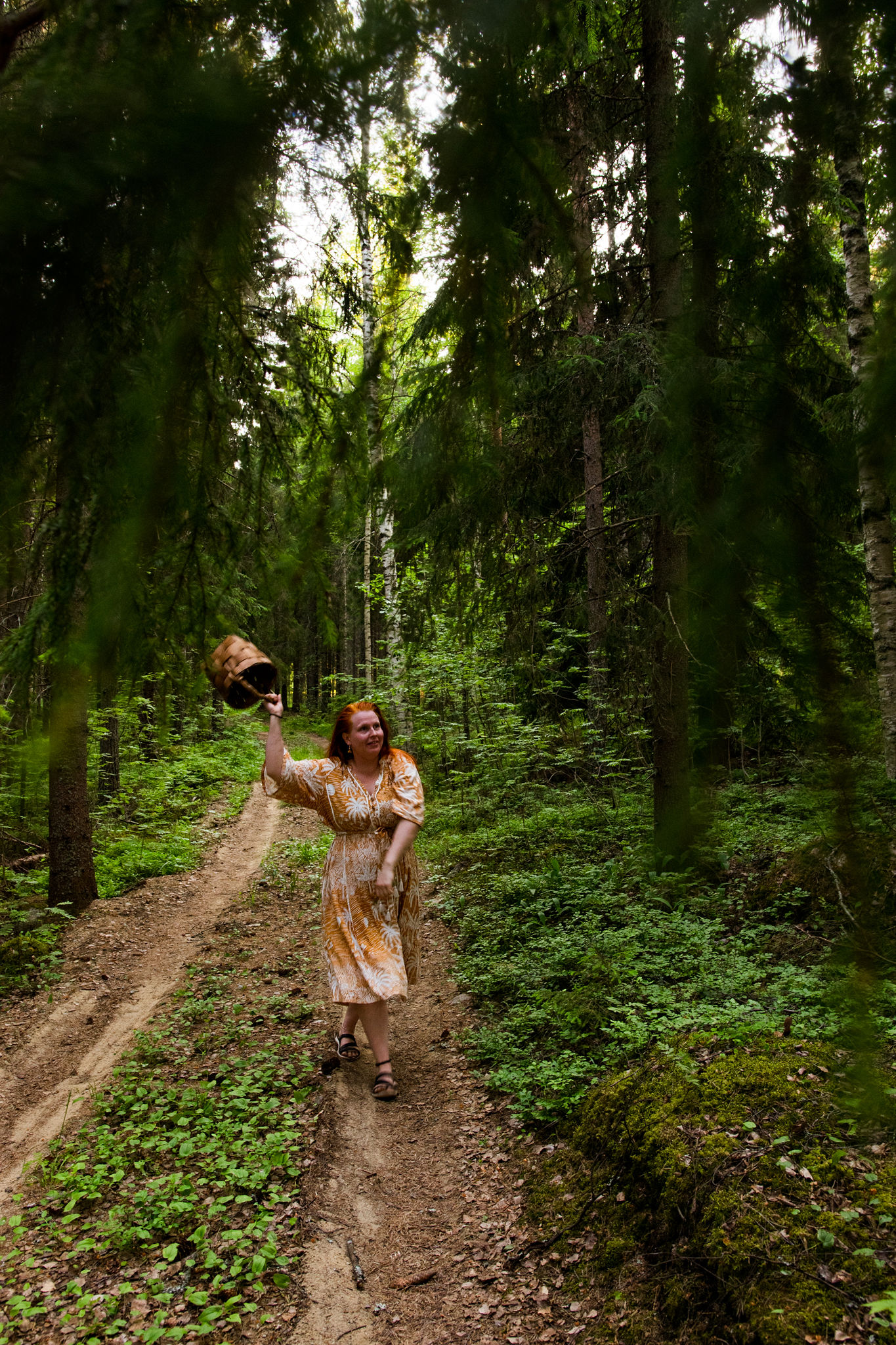 saimaalife stiina forest bathing with the wooden basket