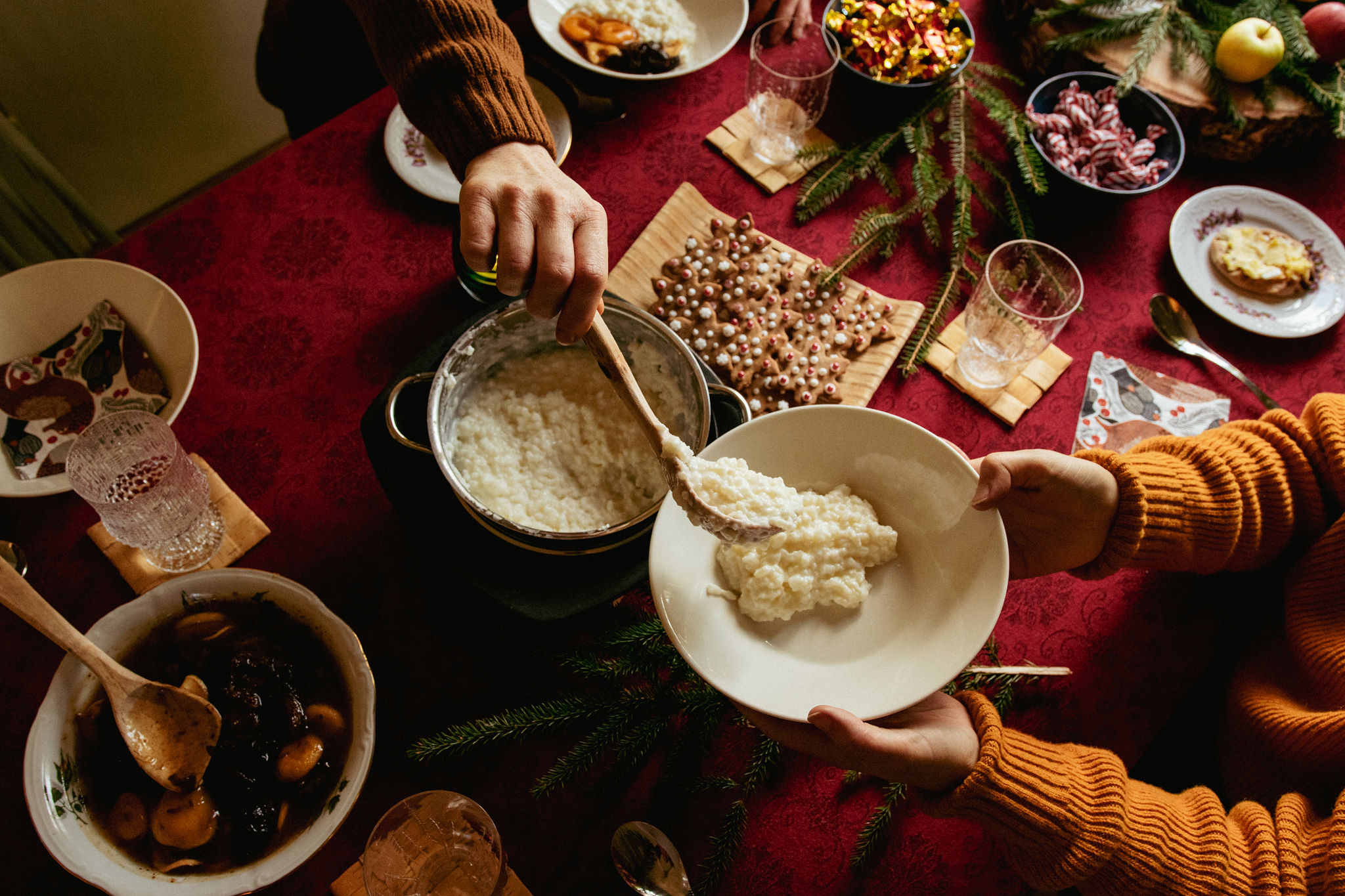 saimaaLife women enjoying Finnish Christmas rice porridge and fruit soup