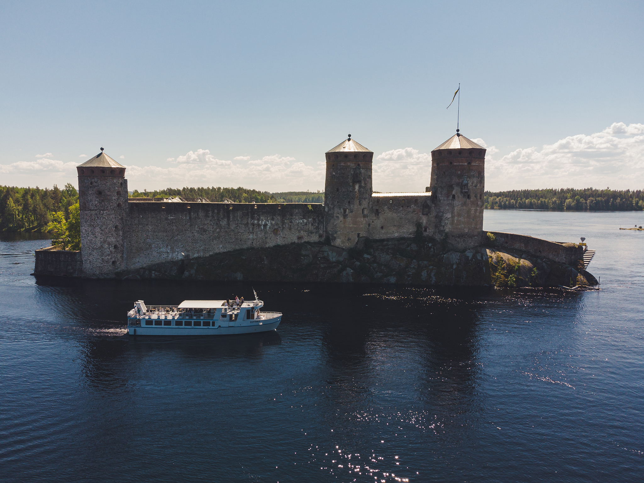 Olavinlinna castle and Savonlinna lake cruise travel with m/s Elviira