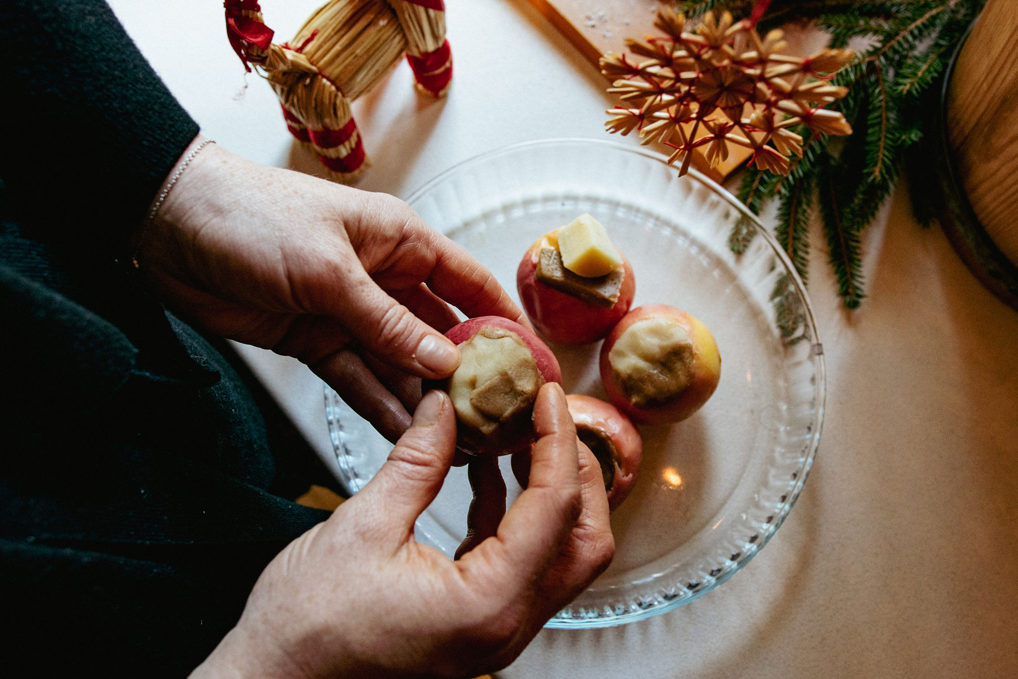 Stiina making saimaalife simple Christmas apple dessert