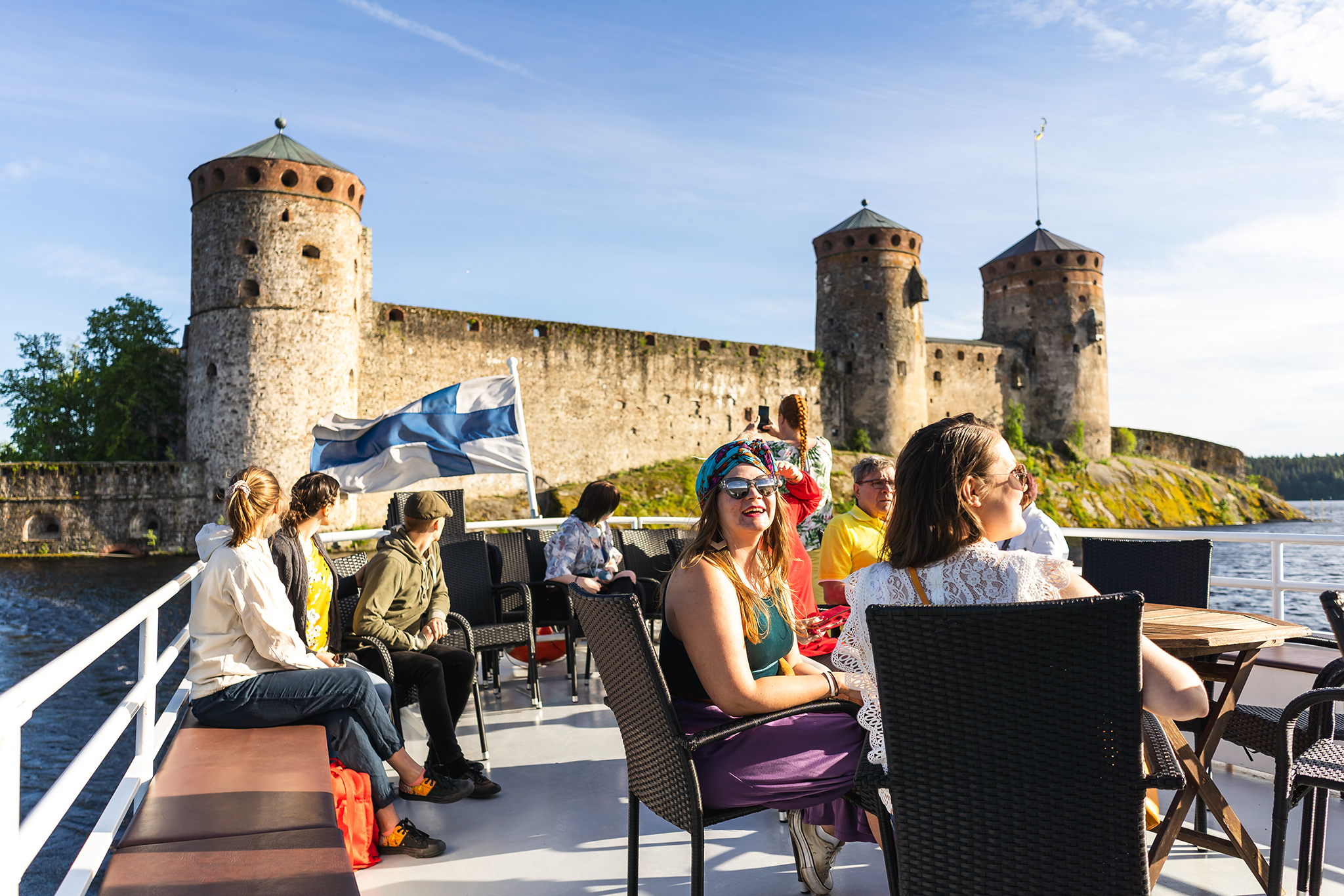 Savonlinna City Sightseeing Cruise next to Olavinlinna castle